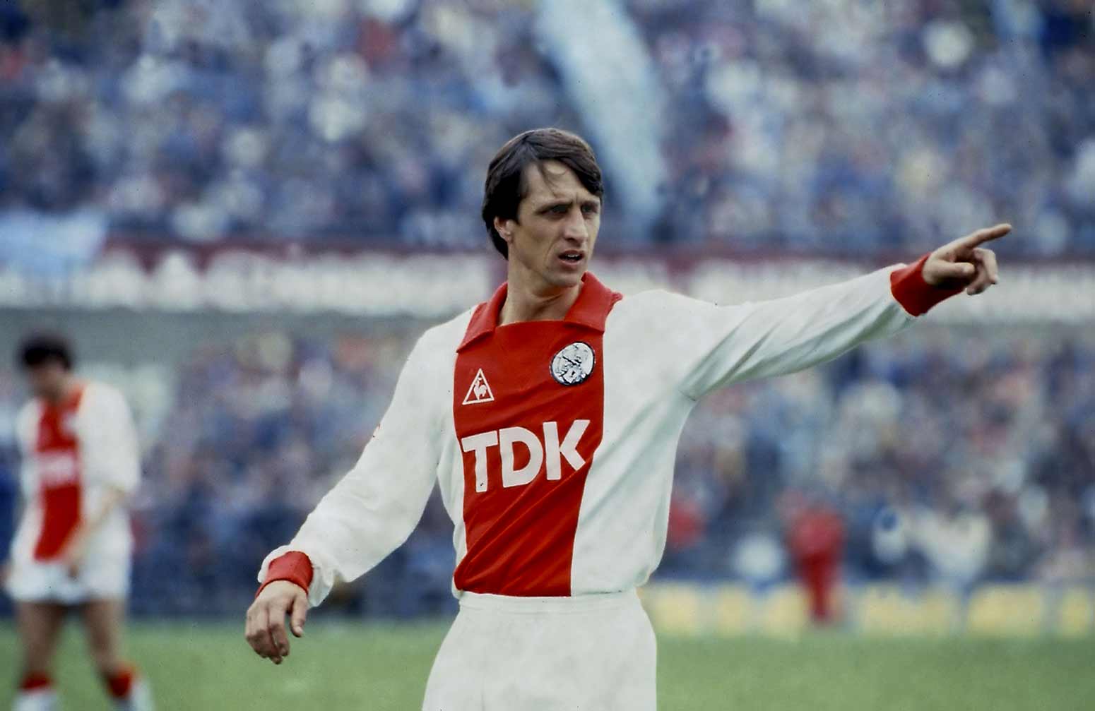 Hình ảnh Johan Cruyff khoác áo thi đấu của Ajax Amsterdam